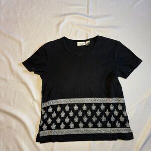 Kim Rogers Sport Black Print paisley trim Tee – Size M